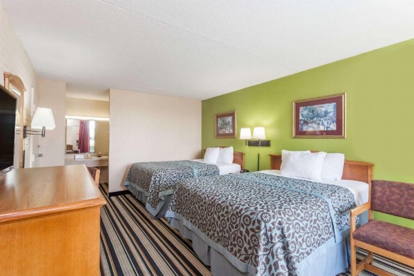 Days Inn by Wyndham Jackson image 11