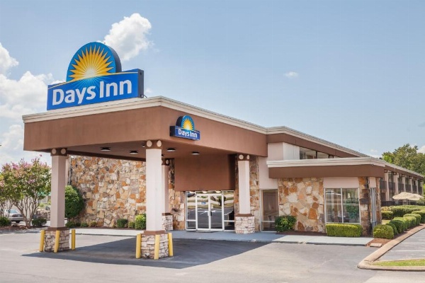 Days Inn by Wyndham Jackson image 15