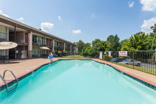 Days Inn by Wyndham Jackson image 16
