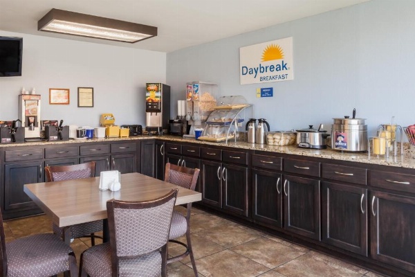 Days Inn by Wyndham Jackson image 20