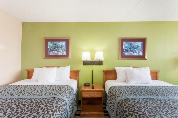 Days Inn by Wyndham Jackson image 25